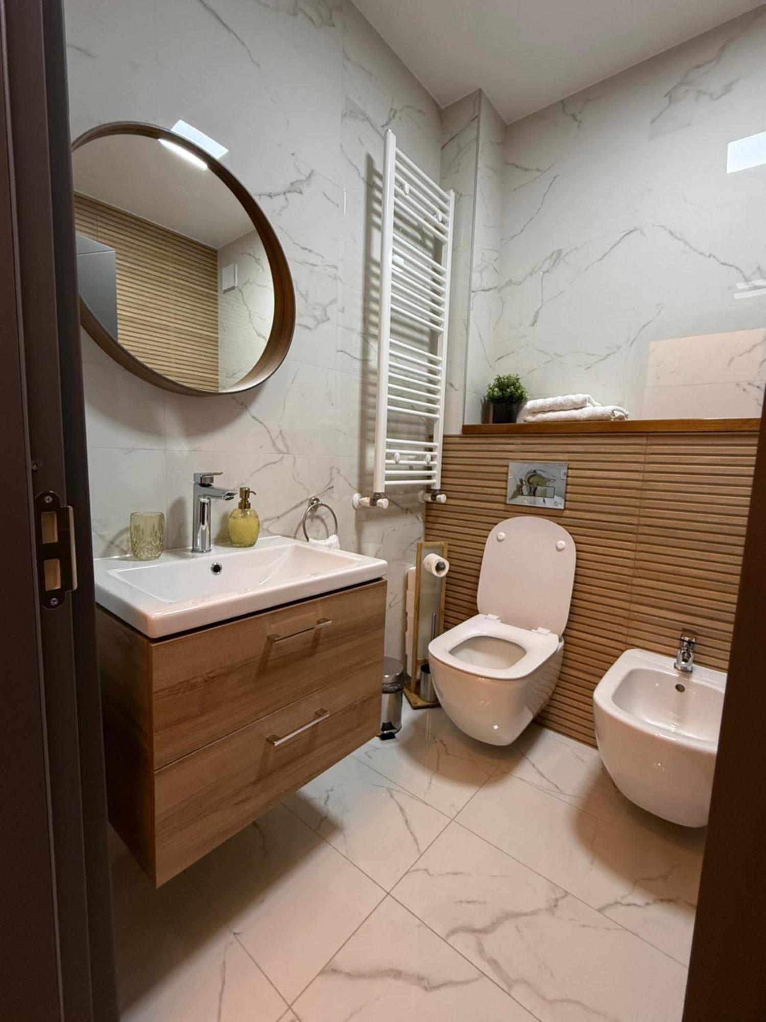 Illy Home Râmnicu Vâlcea Eksteriør billede